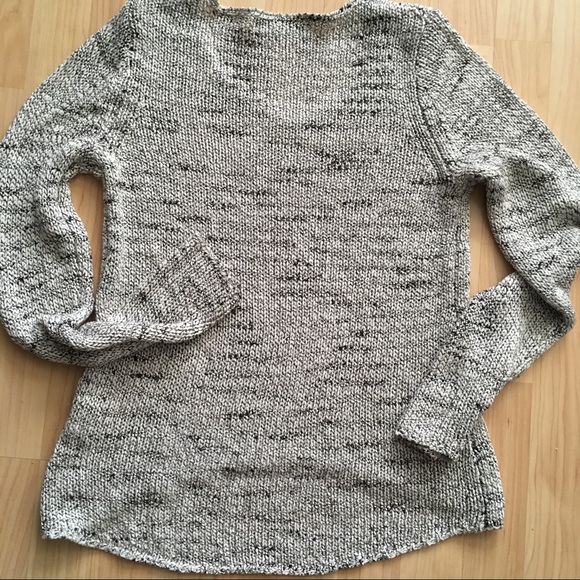 EUC Like new Knit v-neck hi low sweater - Picture 3 of 5